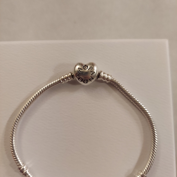 Pandora Moments Heart Clasp snake chain bracelet - Picture 6 of 7